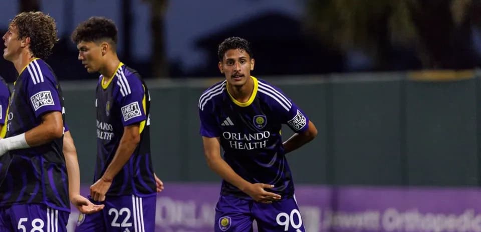 Jugadores de Orlando City II celebrando un gol