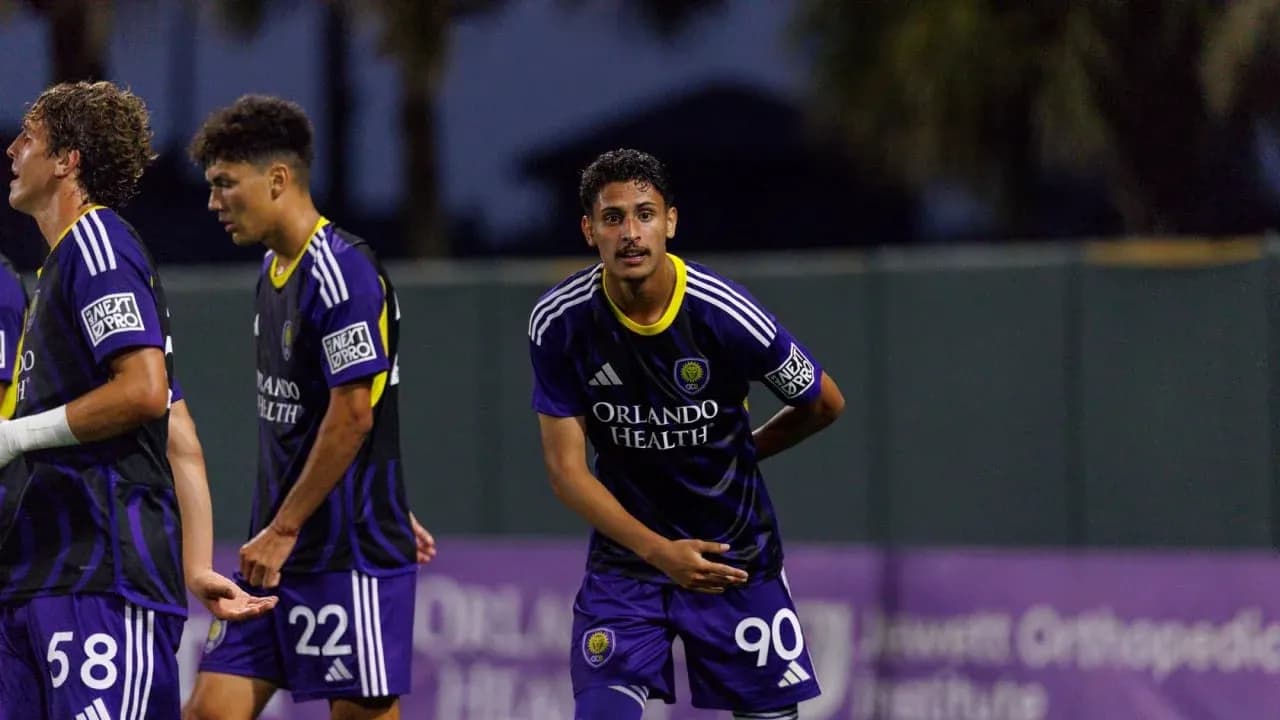 Jugadores de Orlando City II celebrando un gol