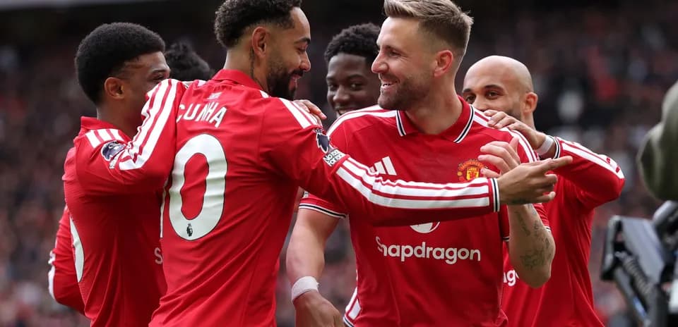 Jugadores de Manchester United celebrando un gol
