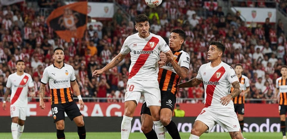 Rayo Vallecano y Valencia empatan 1-1 en un intenso partido