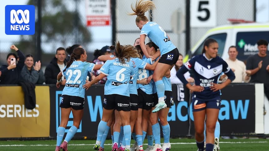 Jugadoras celebrando un gol en el partido