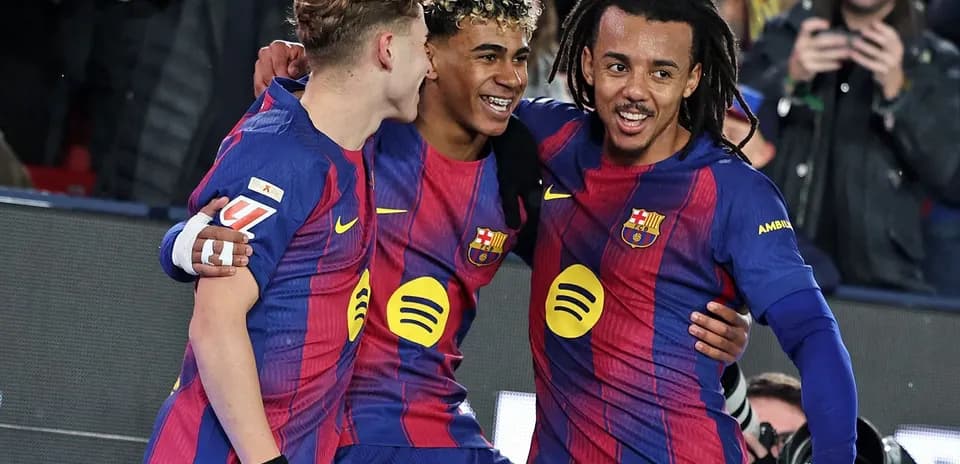 Jugadores del Barcelona celebrando un gol juntos