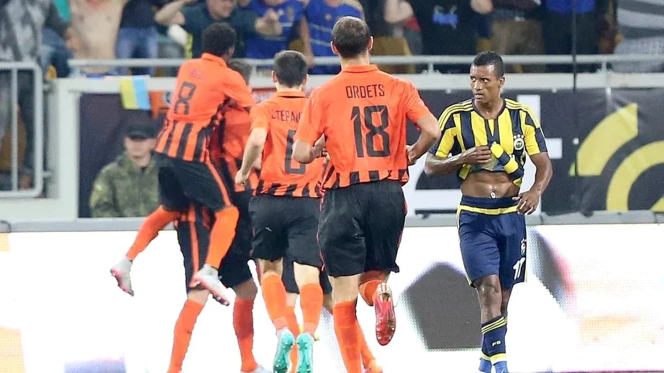 Jugadores de Shakhtar celebrando un gol