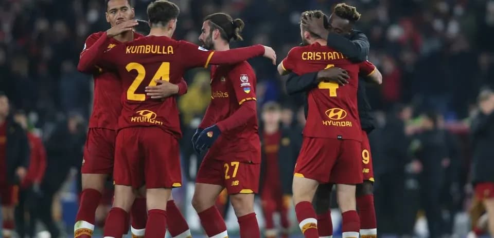Jugadores de AS Roma celebrando una victoria