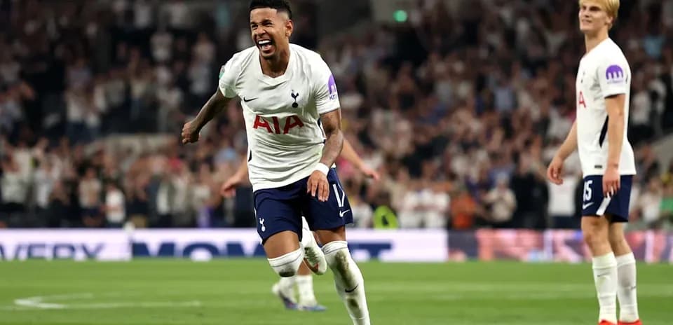 Jugador de Tottenham celebrando un gol en el partido