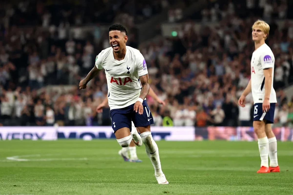 Jugador de Tottenham celebrando un gol en el partido