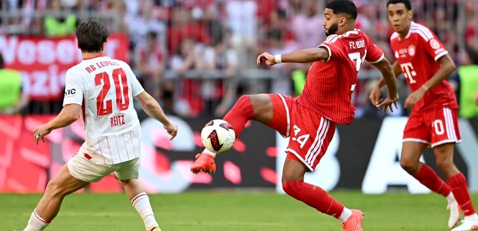 Jugadores de Bayern y RB Leipzig disputando el balón