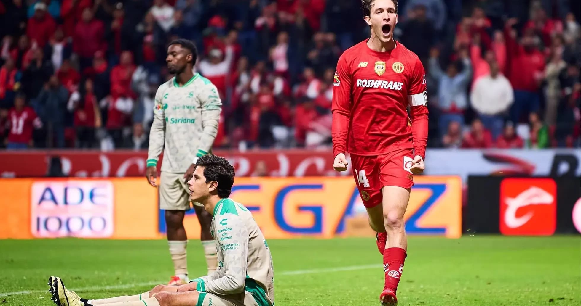 Jugador de Toluca celebrando un gol
