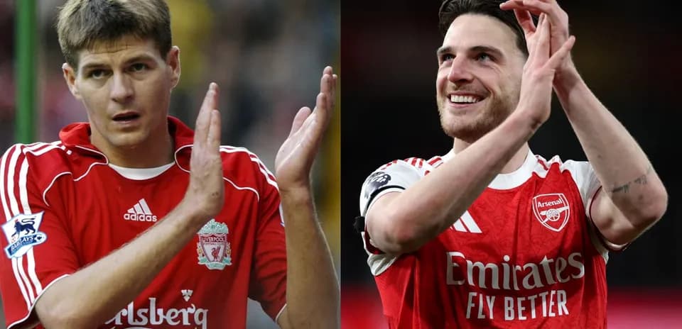 Dos jugadores aplaudiendo en diferentes camisetas de fútbol