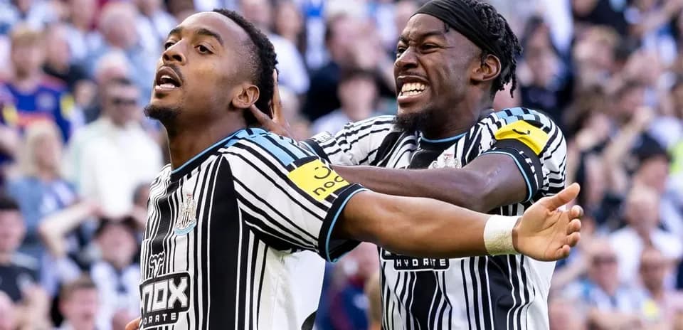 Jugadores de Newcastle celebrando un gol en el estadio