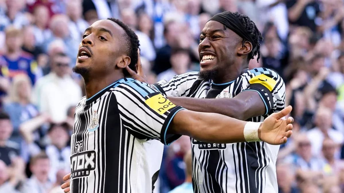 Jugadores de Newcastle celebrando un gol en el estadio