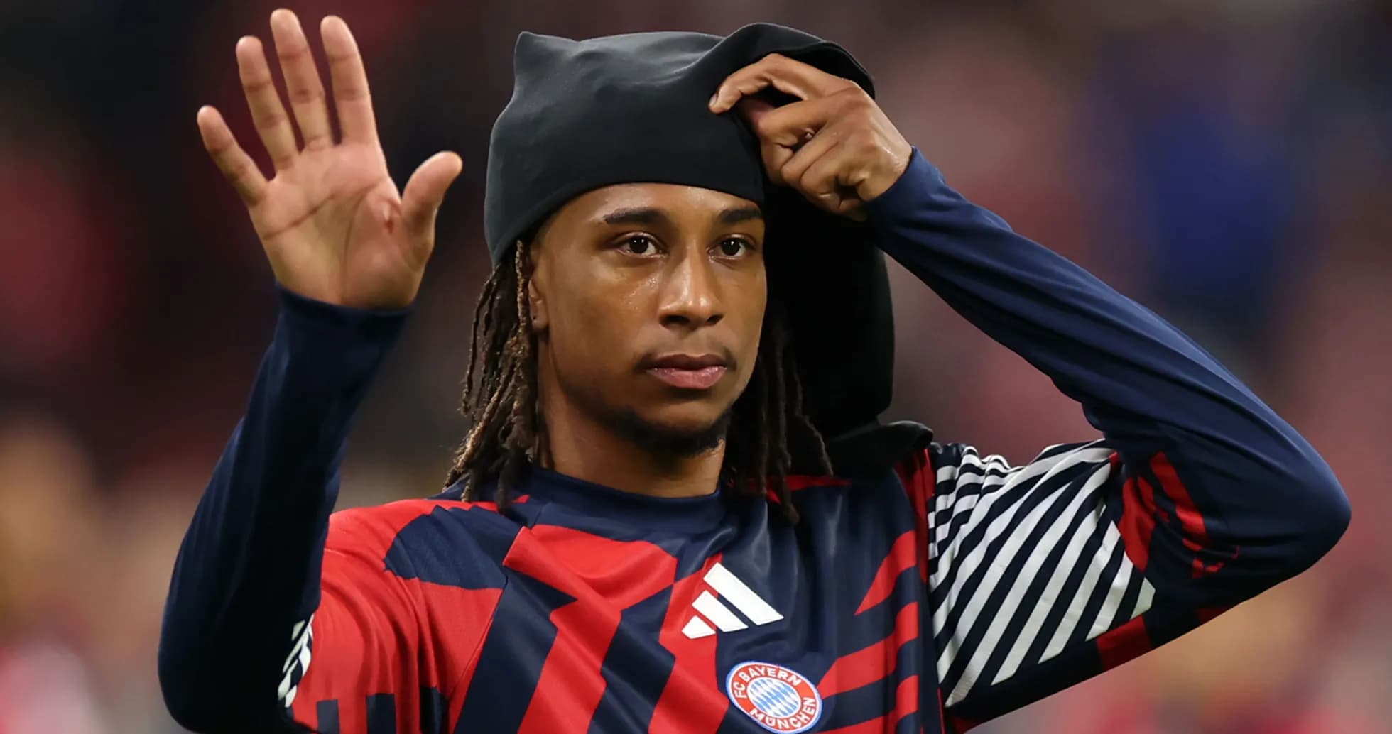 Jugador de Bayern Múnich saludando tras el partido