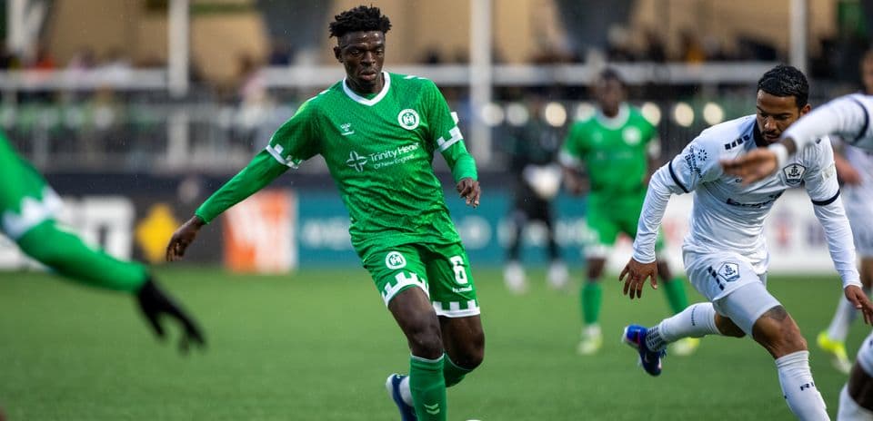 Jugando fútbol entre Hartford Athletic y New Mexico United