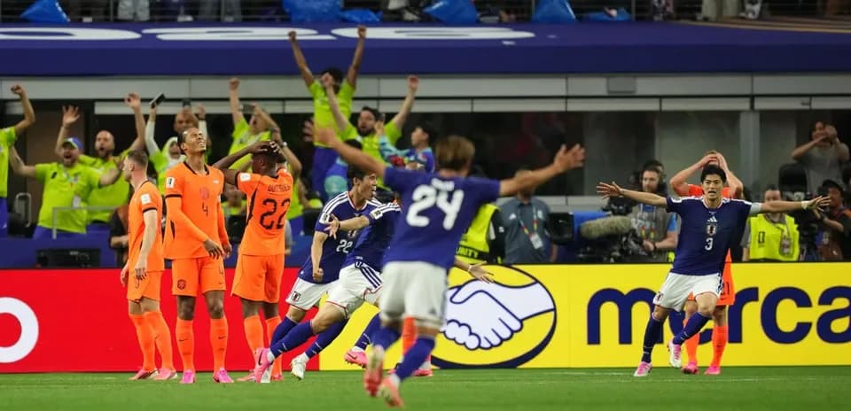 Celebración de Japón tras un gol en el partido