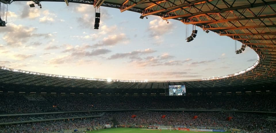 Bologna sorprende a Napoli con victoria contundente en el Stadio Renato Dall'Ara.jpg
