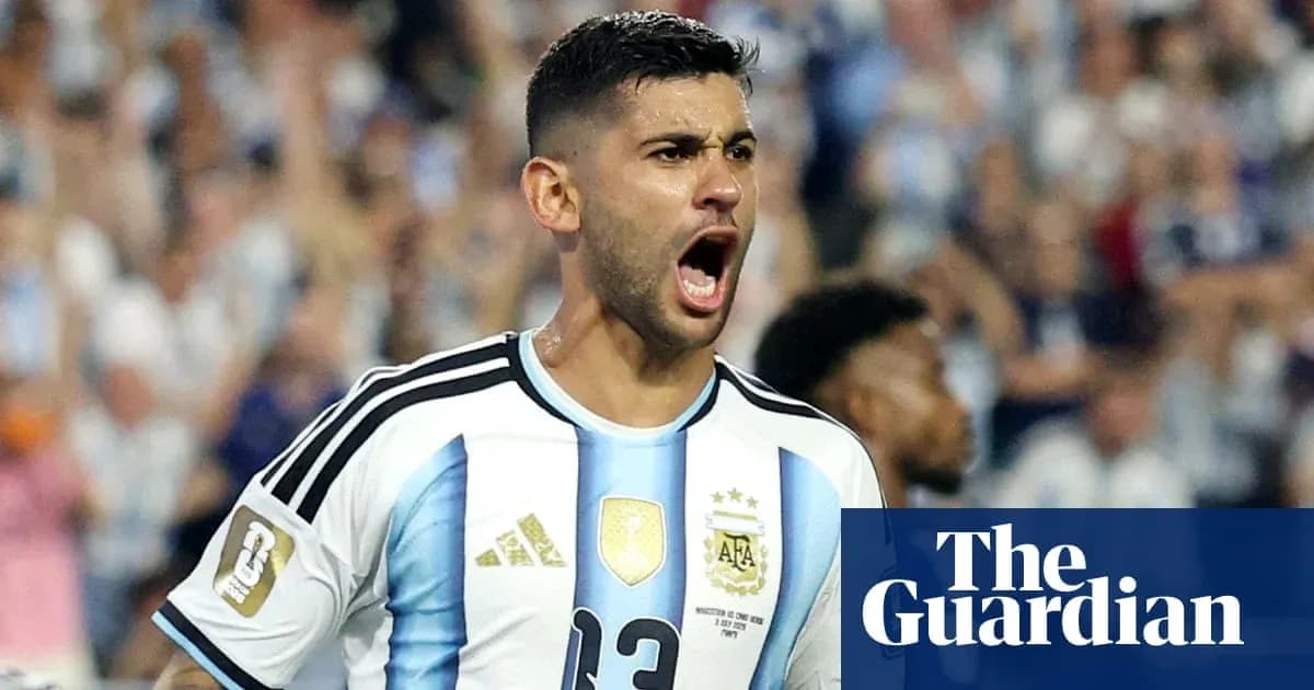 Jugador argentino celebrando en un partido de fútbol