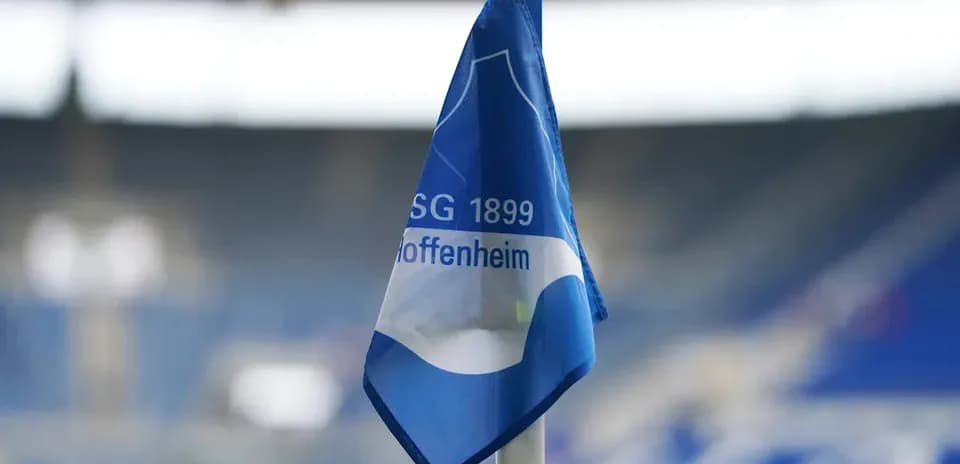 Bandera de la Bundesliga en el estadio de Hoffenheim