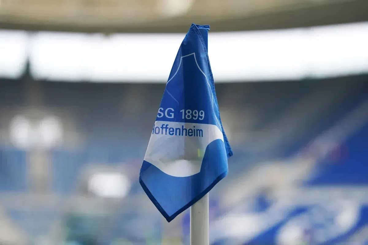 Bandera de la Bundesliga en el estadio de Hoffenheim