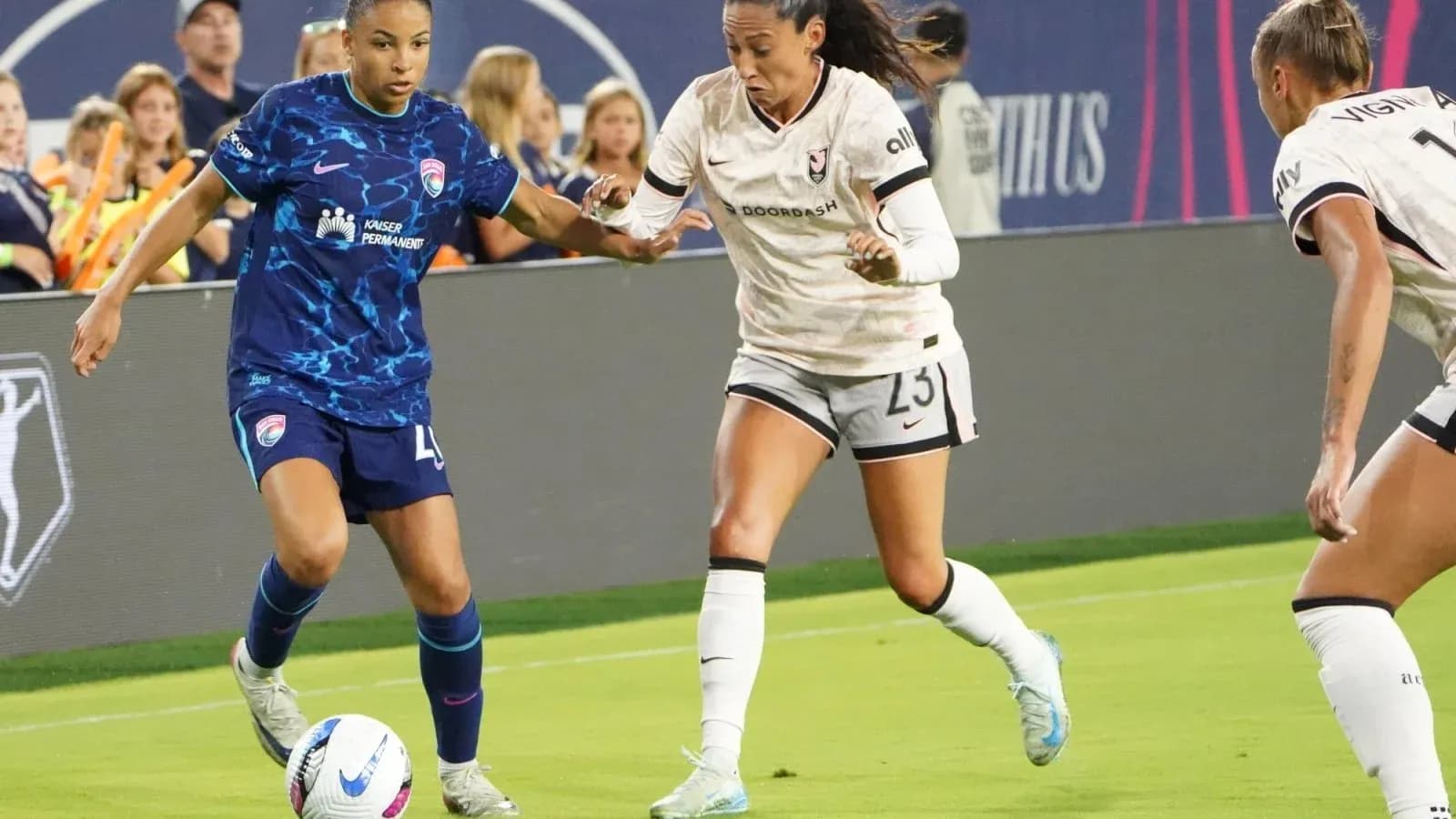 Jugadora de San Diego Wave en acción
