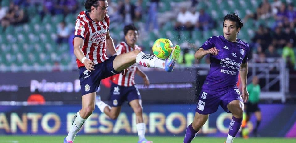 Highlights from Mazatlán vs Chivas match.