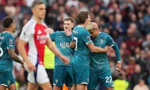 Jugadores de Bournemouth celebrando un gol