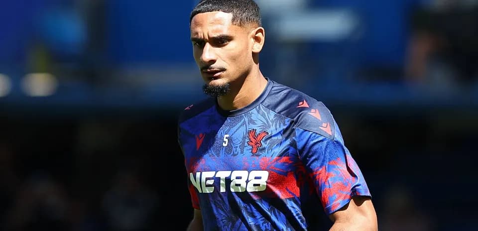 Jugador de Crystal Palace en el campo de entrenamiento
