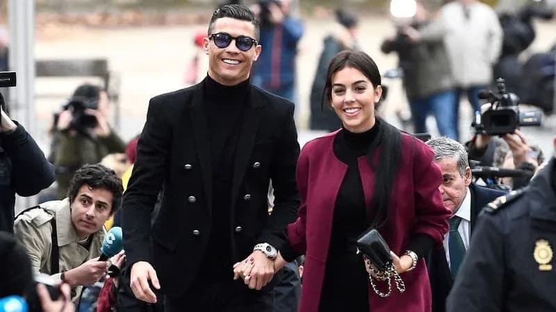 Cristiano Ronaldo y Georgina Rodríguez caminando juntos