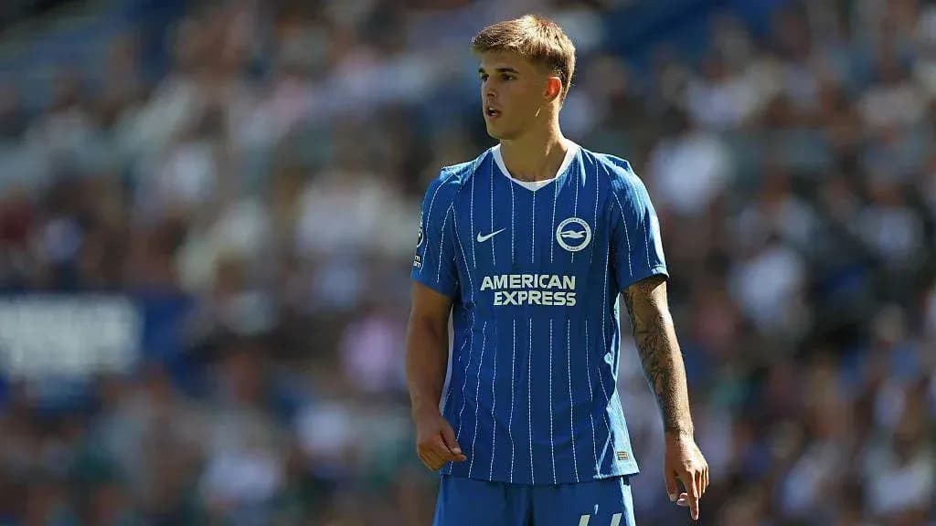Jugador de Brighton en el campo durante partido