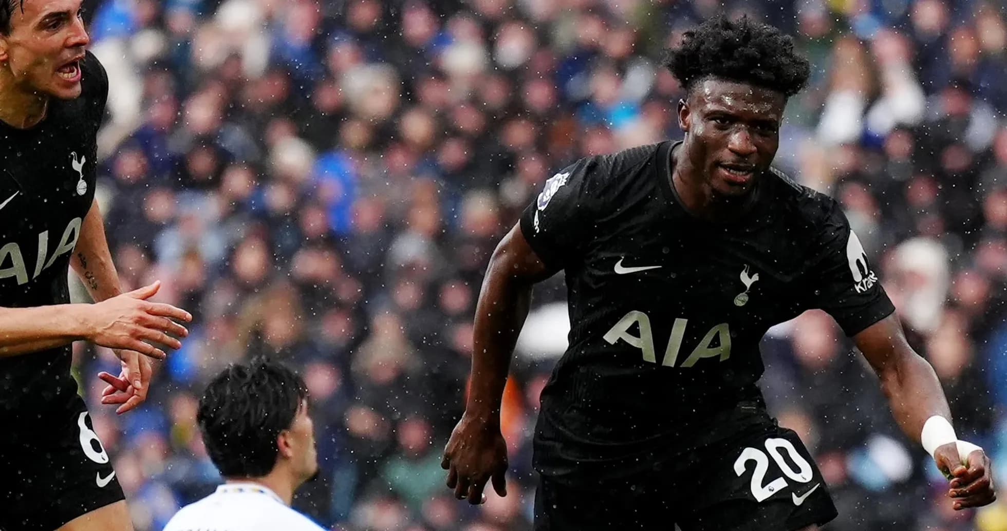 Jugadores de Tottenham celebrando un gol