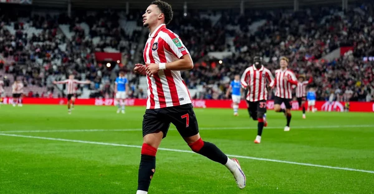 Jugador de Southampton celebrando un gol en el estadio