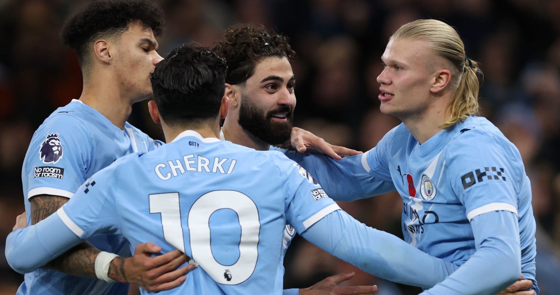 Jugadores de Manchester City celebrando un gol