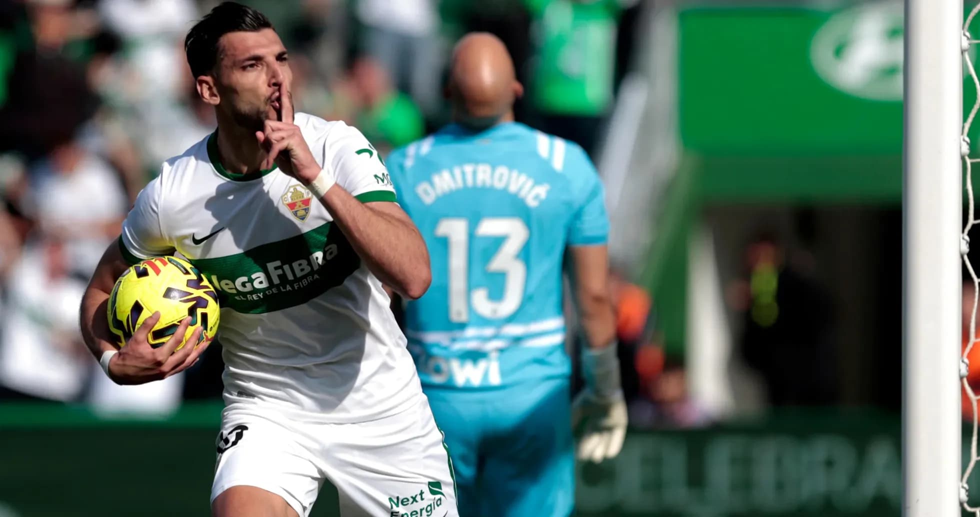 Jugador de Elche celebrando un gol