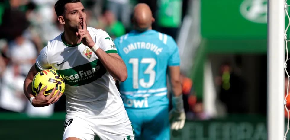 Jugador de Elche celebrando un gol