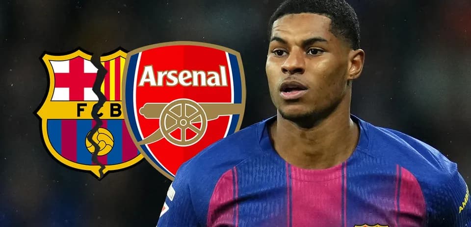 Jugador de fútbol con logos de Barcelona y Arsenal