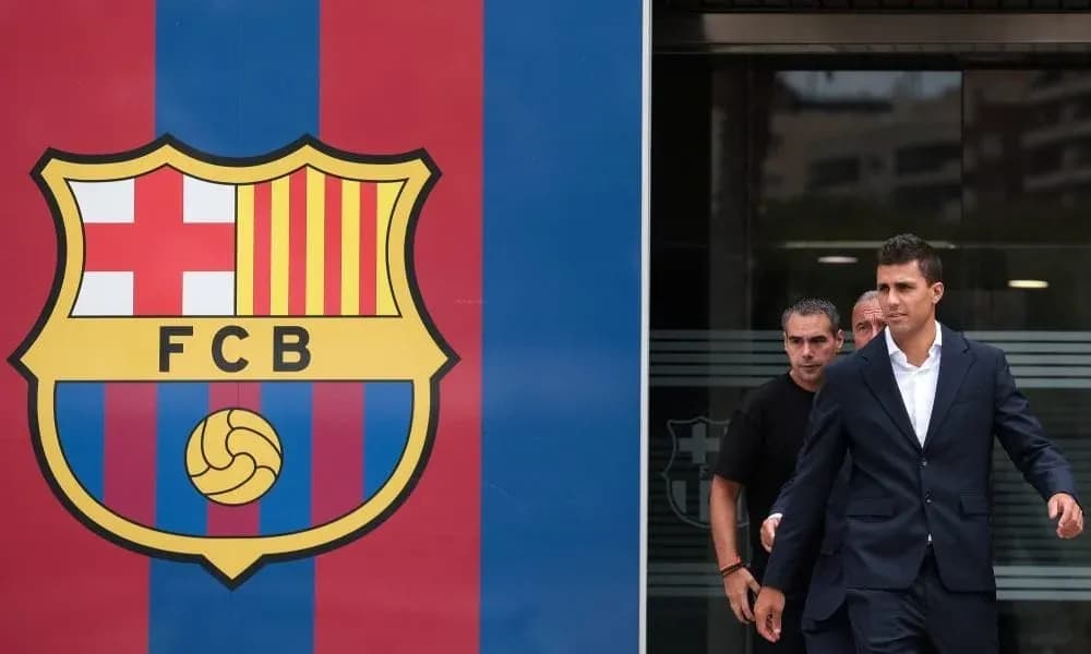 Jugador saliendo del club FC Barcelona