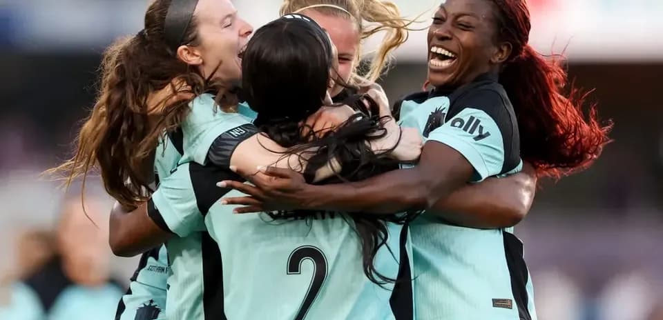 Jugadoras de Gotham FC celebrando un gol