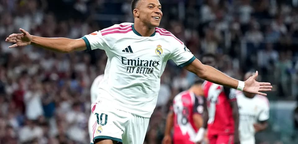 Jugador de Real Madrid celebrando un gol en el partido