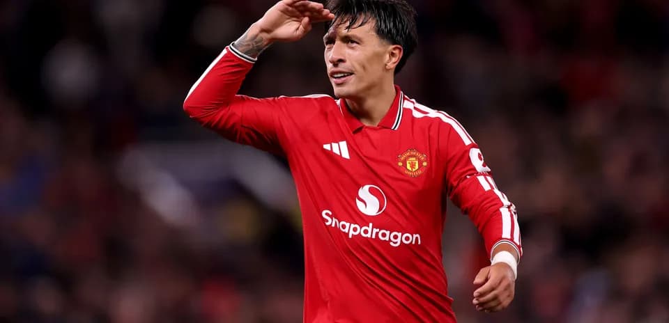 Jugador de Manchester United saludando durante un partido