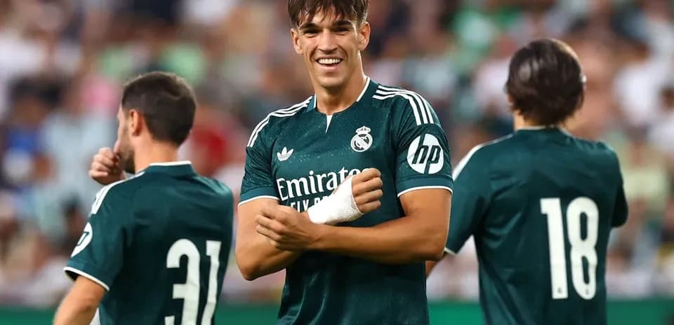 Jugadores de Real Madrid en el campo de juego