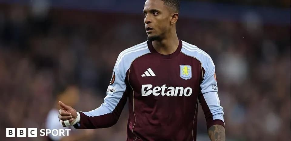 Jugador de Aston Villa en acción durante el partido