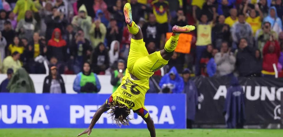 Jugador de Club América celebrando en el partido