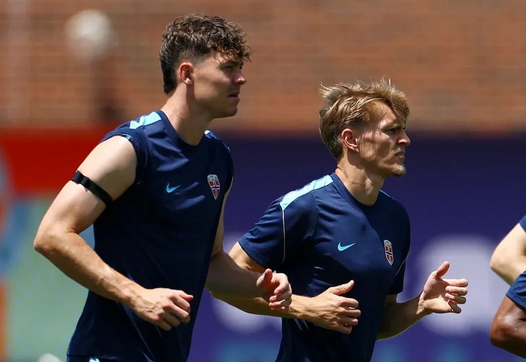 Dos jugadores noruegos entrenando para el Mundial