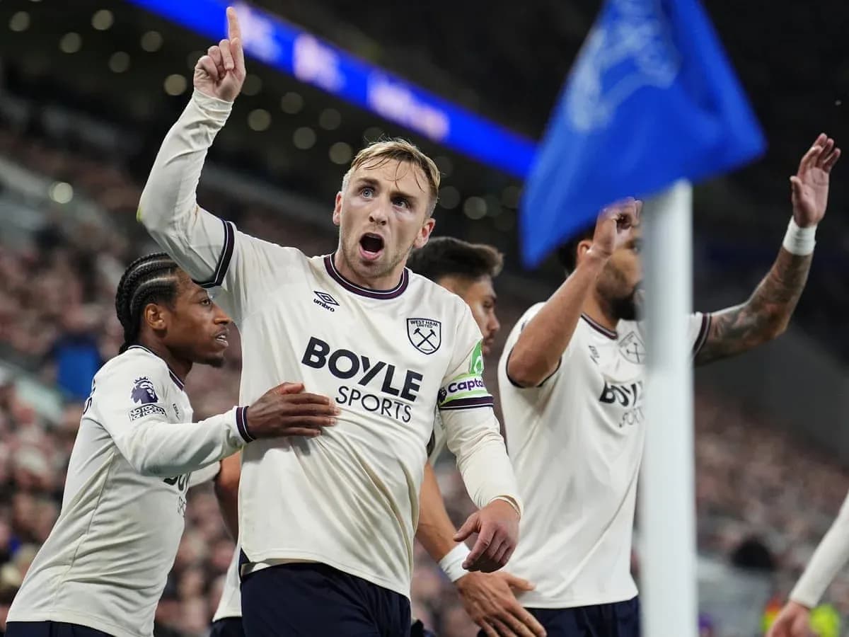 Jugador de West Ham celebrando un gol