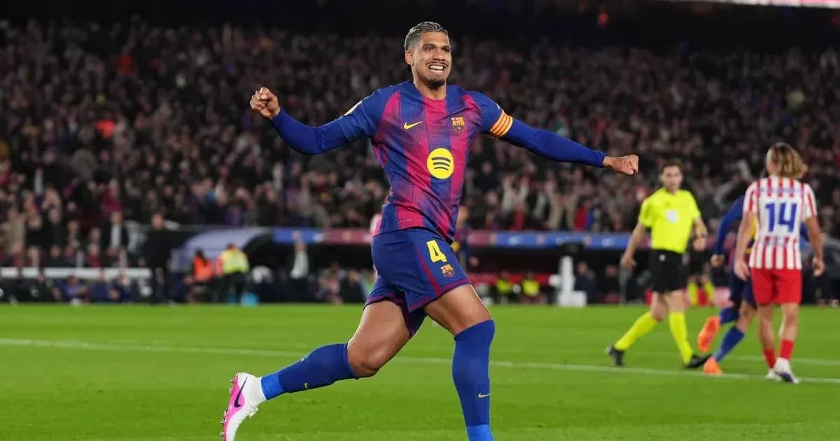 Jugador de Barcelona celebrando un gol en el campo