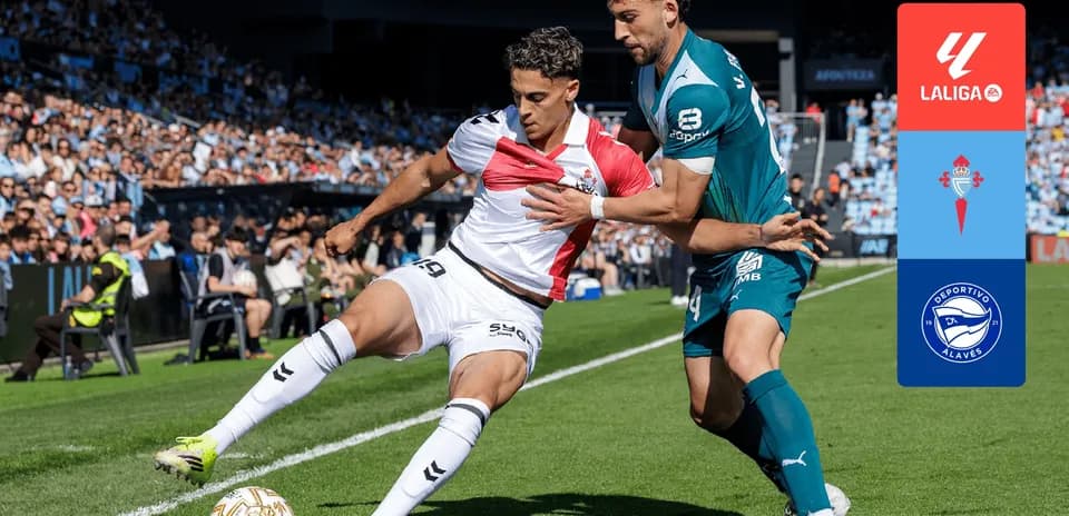 Jugadores compitiendo por el balón en La Liga