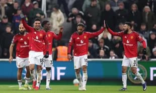 Jugadores de Manchester United celebrando un gol