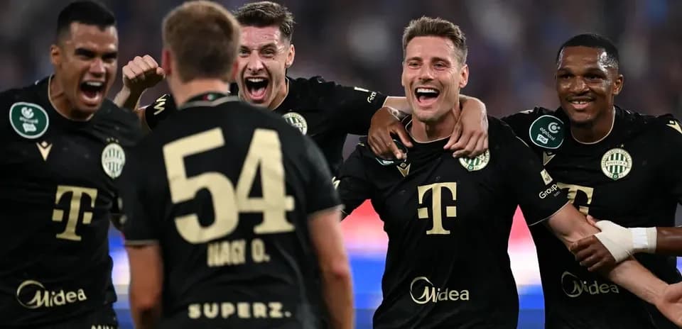 Jugadores de Ferencvárosi celebrando un gol