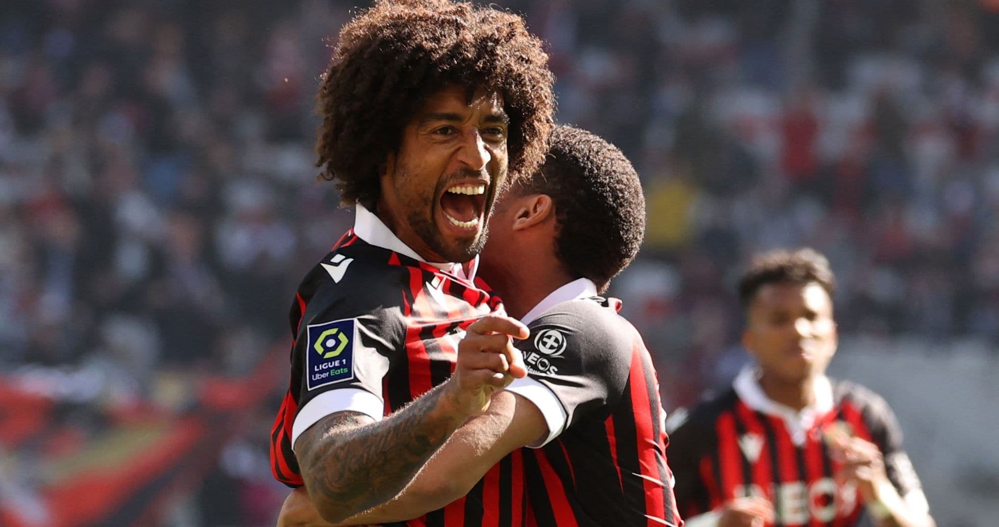 Jugadores de Niza celebrando un gol en partido