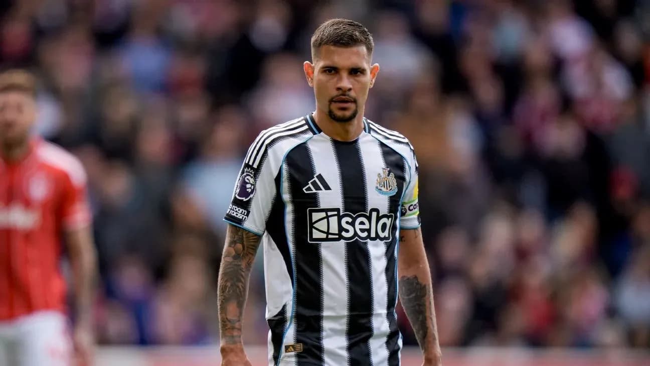 Jugador de Newcastle en el campo durante un partido
