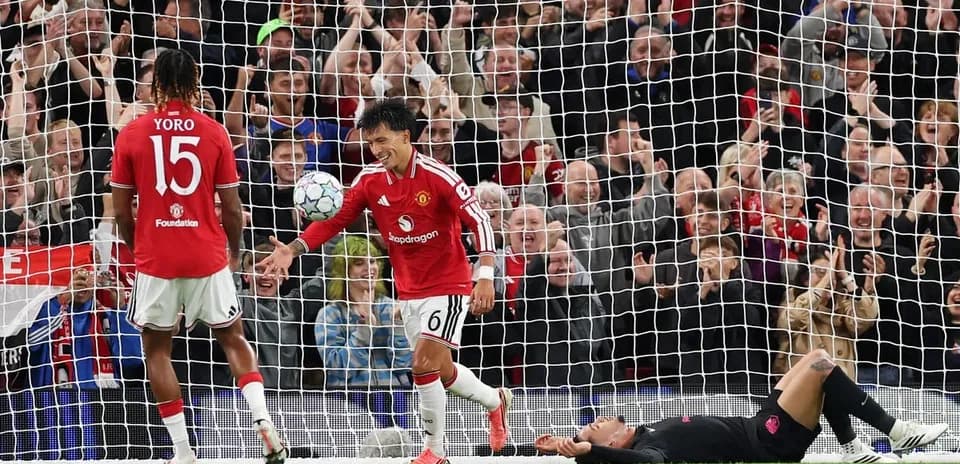 Jugadores de Manchester United celebrando un gol